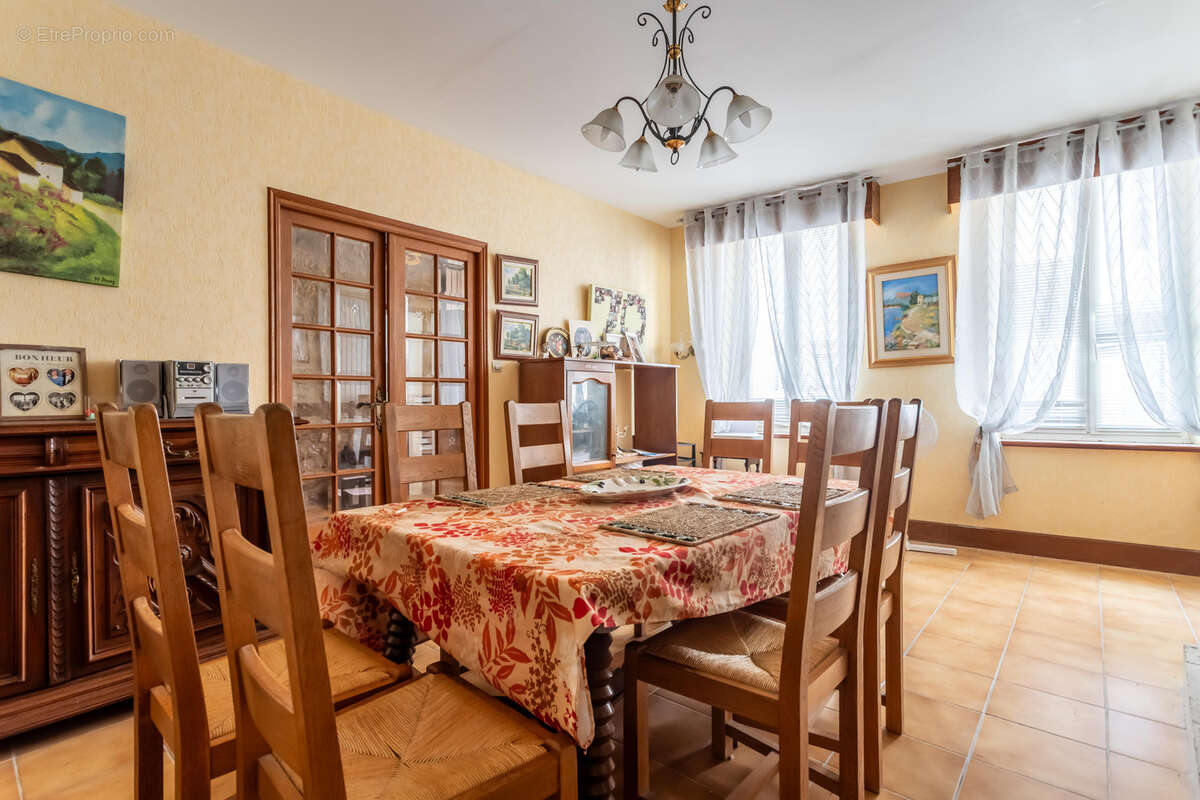 Maison à CASTELSAGRAT