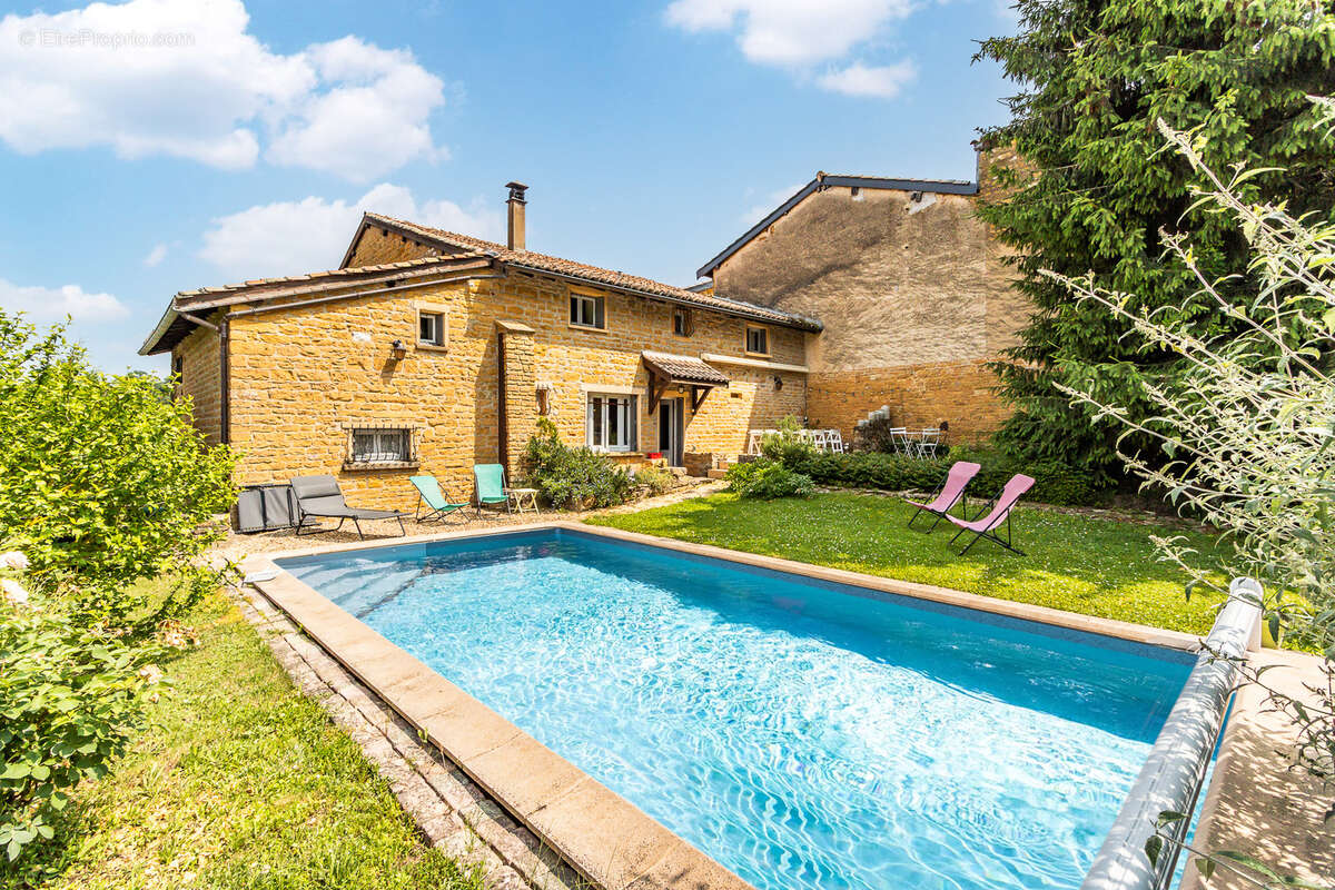 Maison à VILLE-SUR-JARNIOUX