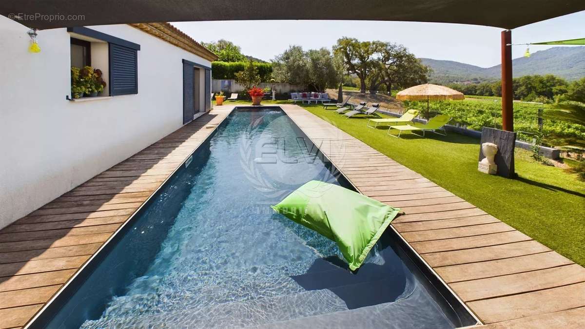 Maison à PLAN-DE-LA-TOUR