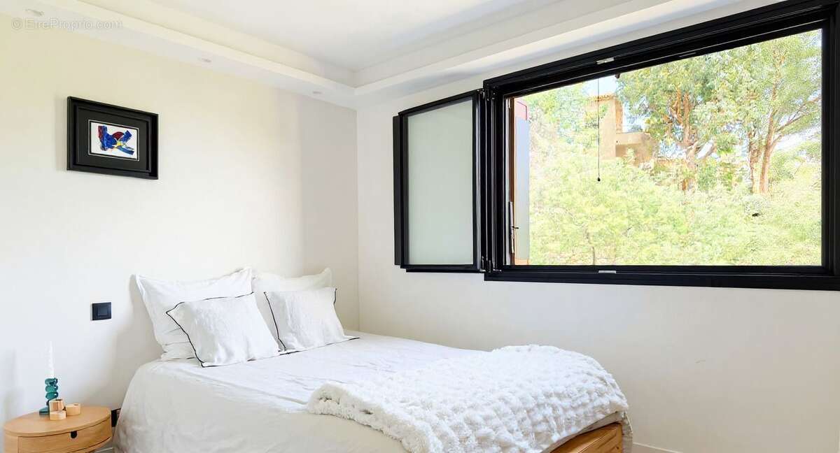  Cannes Croix des Gardes — 5 pièces 82 m² rénové, vue mer - photo 9