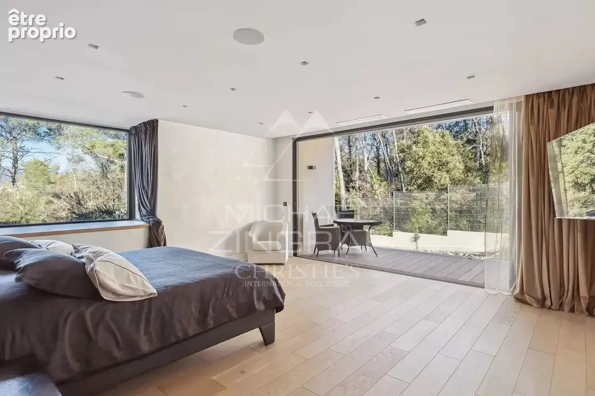 Somptueuse villa contemporaine de 500 m² nichée dans un écrin de verdure - photo 11