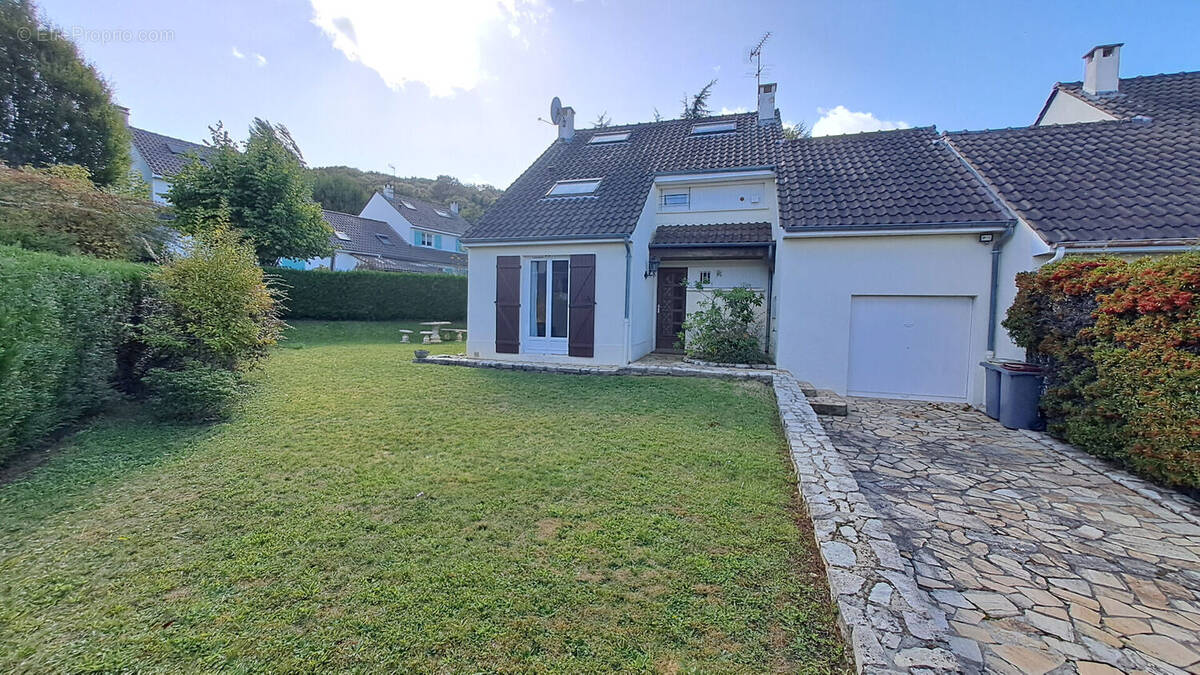 Maison à SAINT-REMY-LES-CHEVREUSE