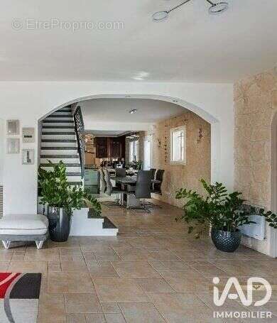 Photo 3 - Maison à ENSUES-LA-REDONNE