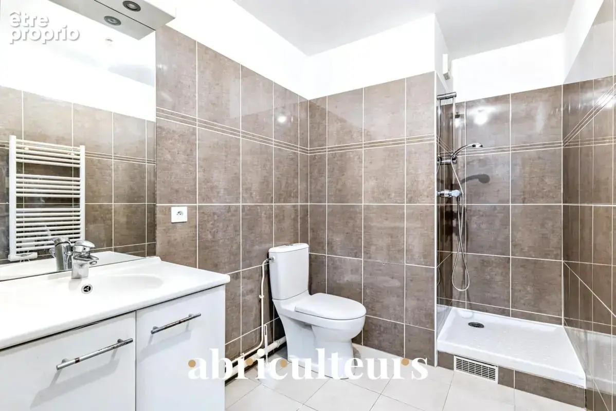 Charmant studio  30 m² avec balcon – Courbevoie (92400) - photo 8