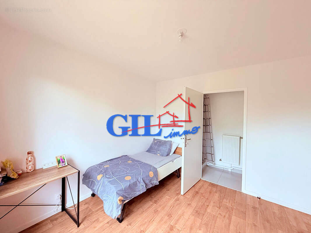 Appartement à SAVIGNY-LE-TEMPLE