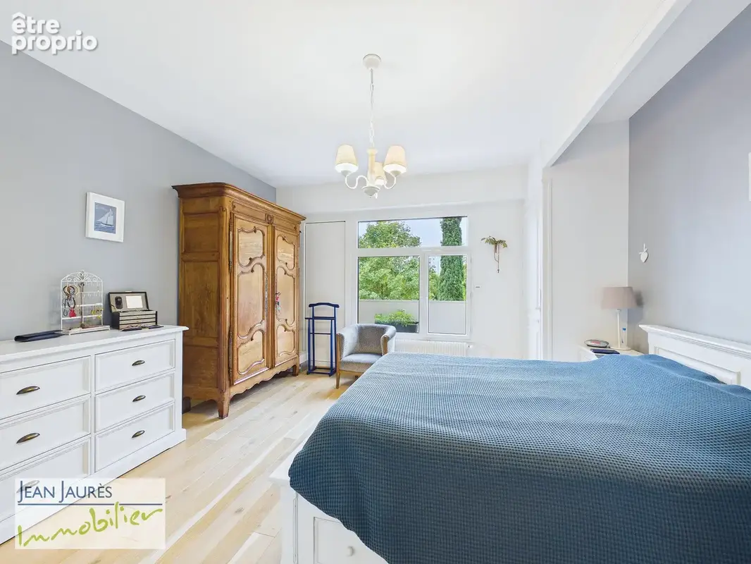 Superbe appartement de standing de 132m2, balcon, garage et cave. - photo 11