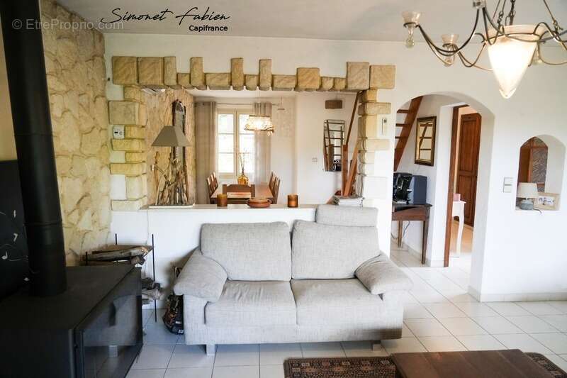 Maison à SAINT-RESTITUT