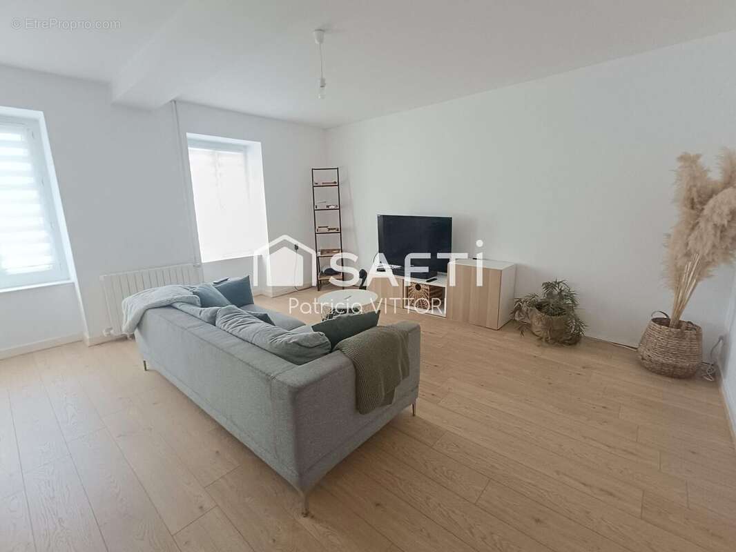 Maison 111 m² à La Croixille  - photo 6