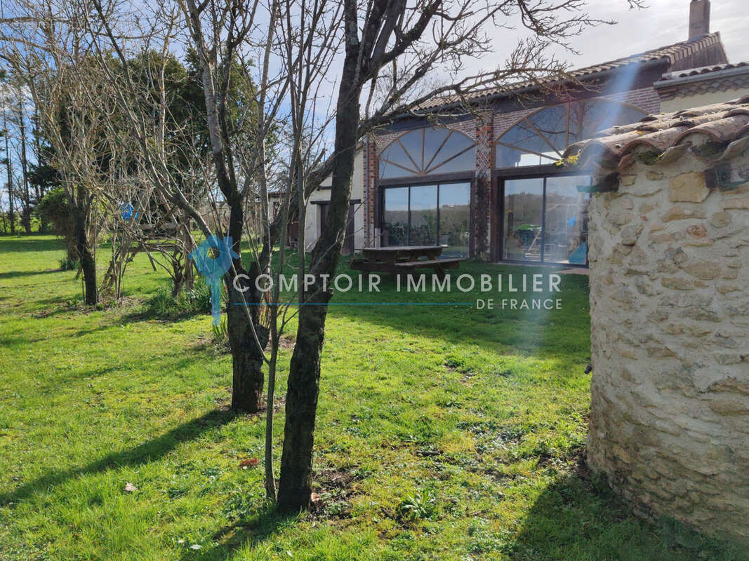Propriété de caractère rénovée   Élégance, volumes et art de vivre en Lauragais - photo 10