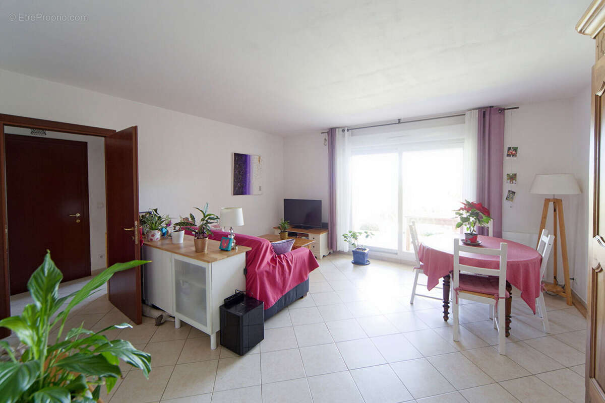 Appartement à LA GAUDE