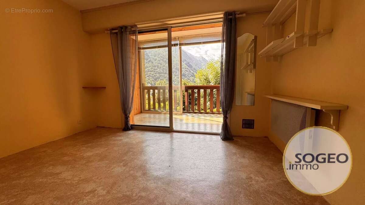 Appartement avec loggia, garage et parking – Vue Pyrénées - photo 2