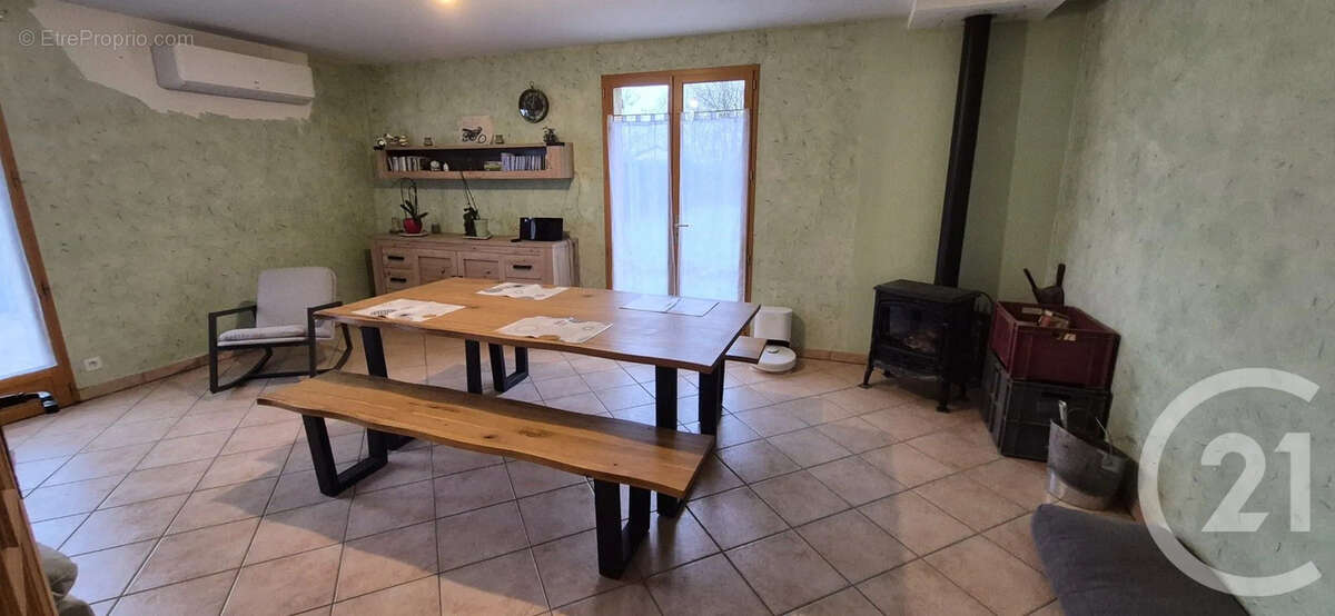 Maison à SAINT-USUGE