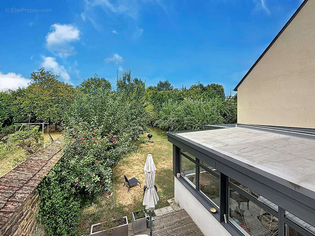 Maison - à vendre - rénovée - jardin - terrasse - quartier Cleunay proche Arsenal Redon - photo 13