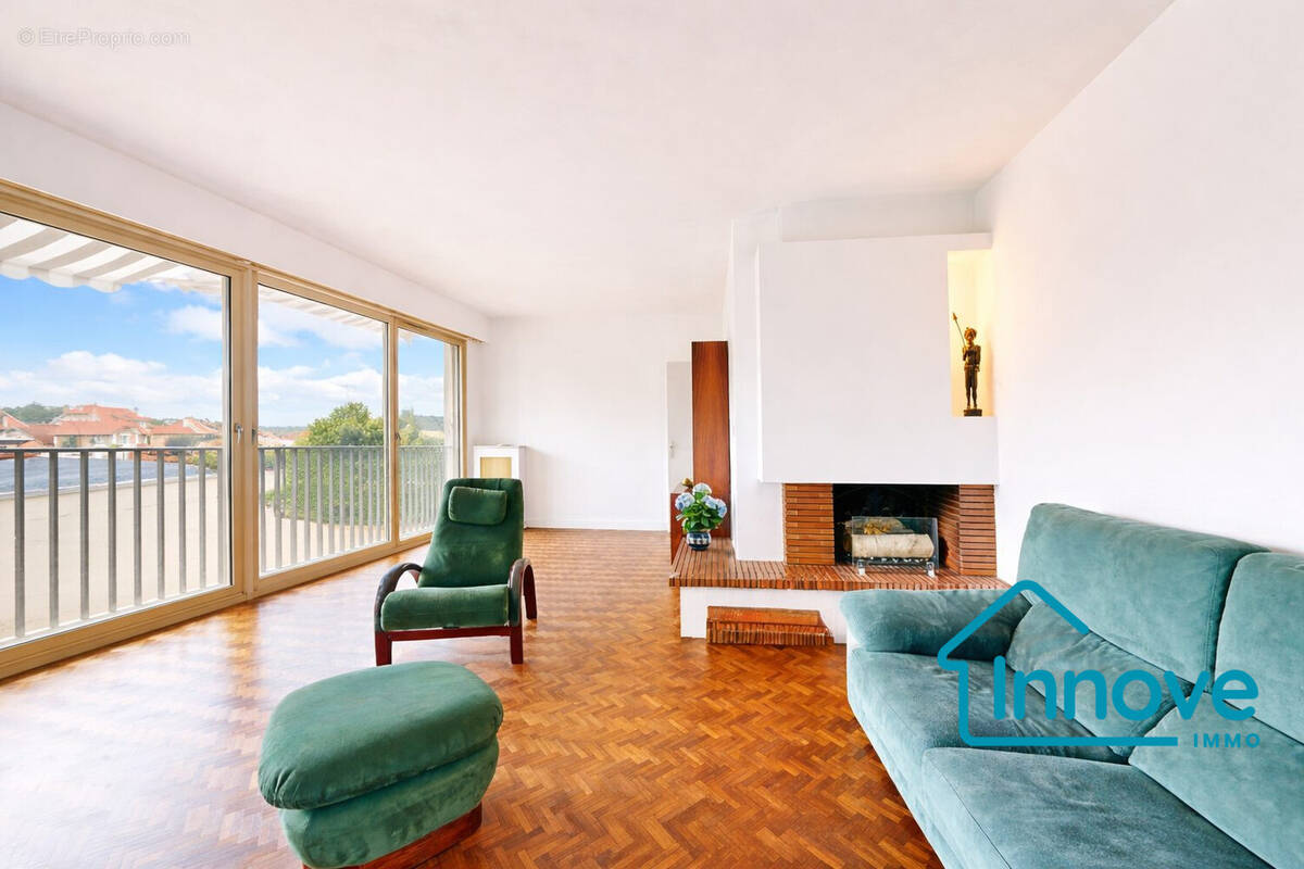 Appartement à VERSAILLES