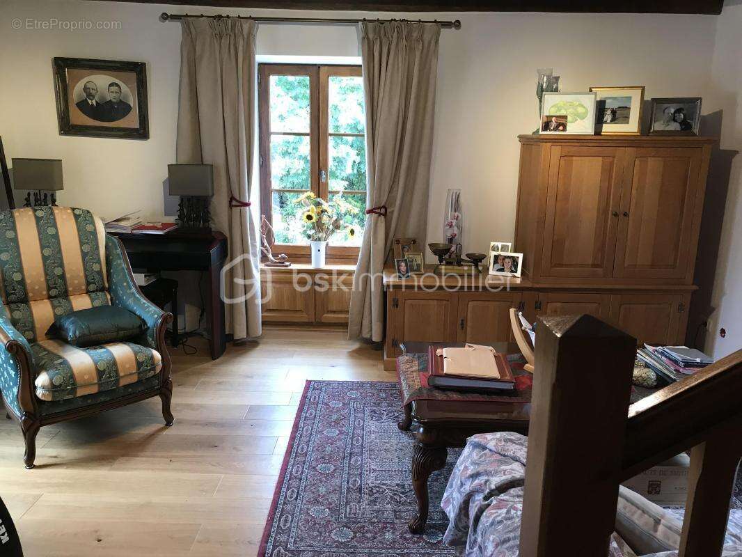 Magnifique propriété en pierres et ses gîtes - garages - piscine - photo 12