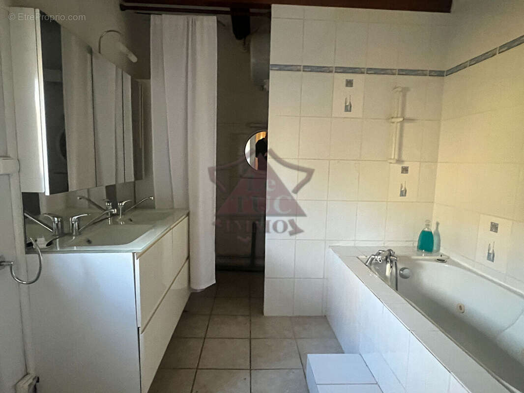 Maison à MOLIERES-SUR-CEZE