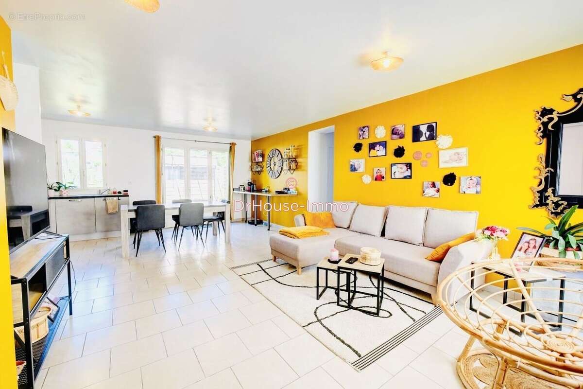 Maison à FERRIERES-EN-GATINAIS