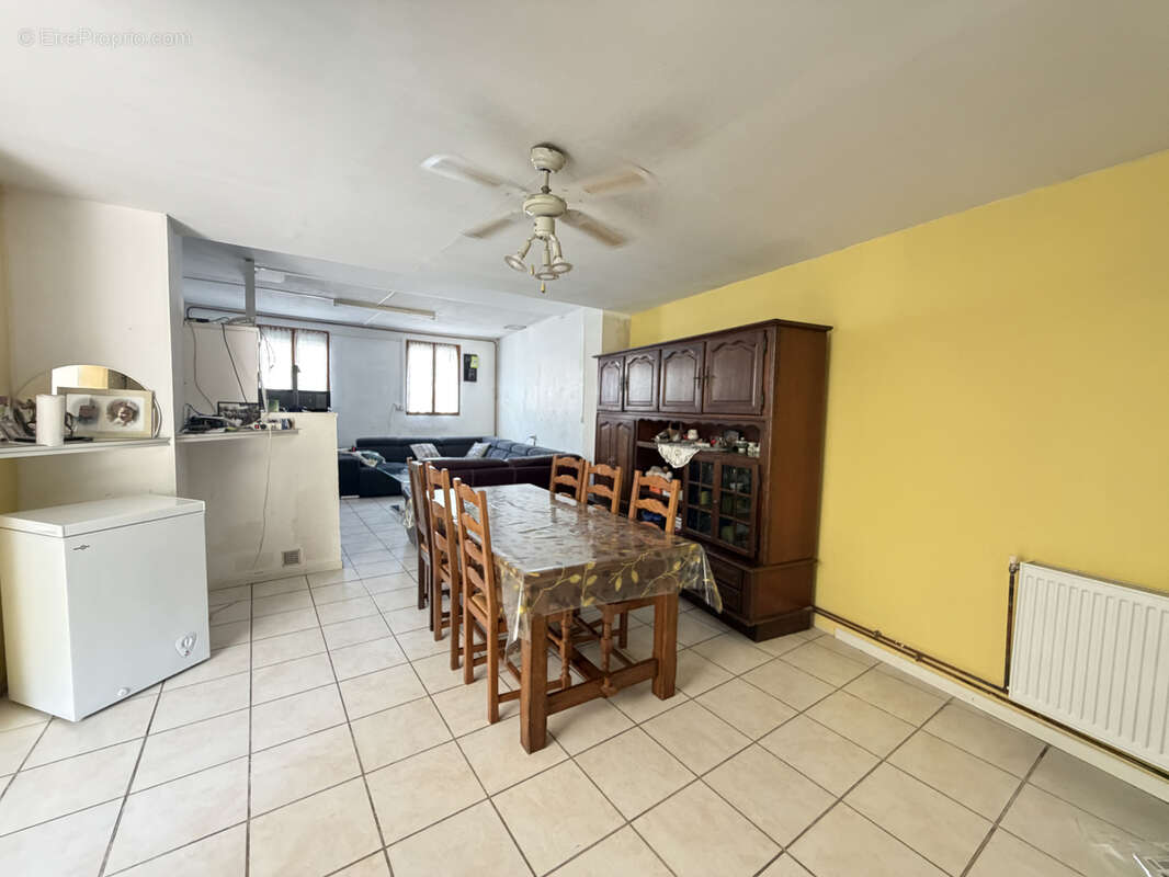 Maison familiale de 130 m2 à Le Petit-Quevilly. - photo 5
