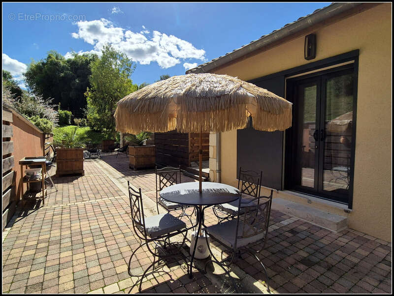 Maison à MONCRABEAU