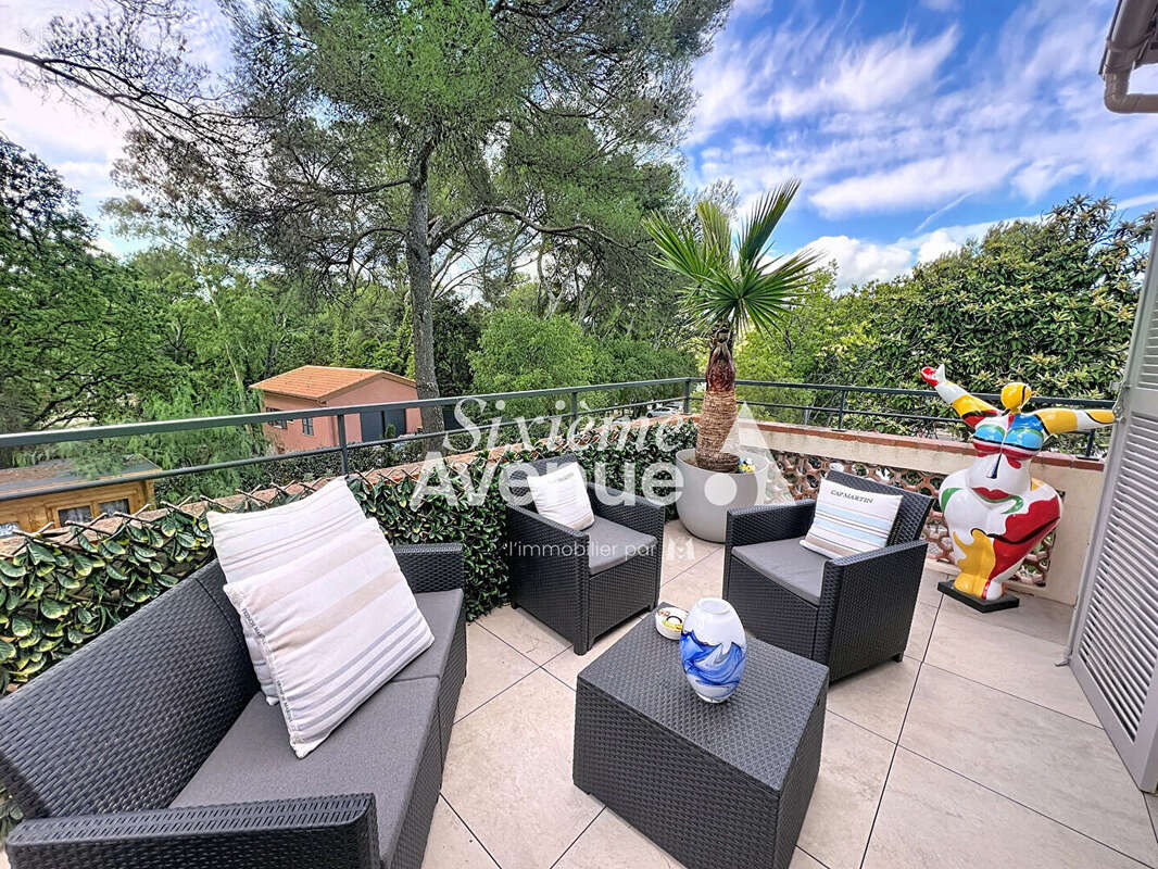 Appartement à MOUGINS