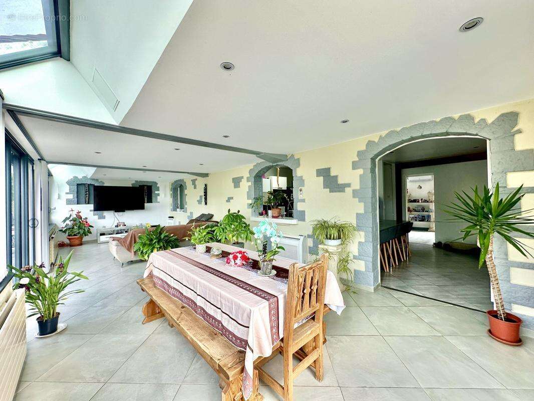 Maison à VILLENEUVE-LES-BORDES