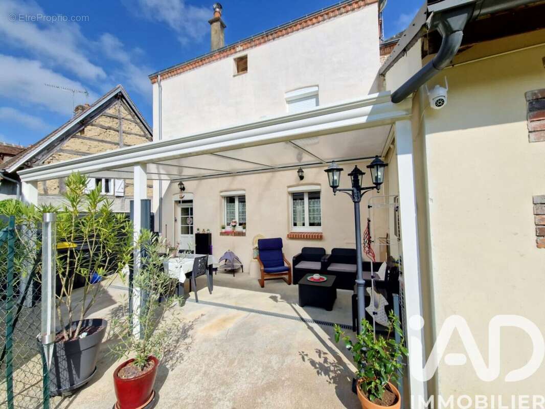 Maison 131 m² à Cernoy-En-Berry  - photo 2