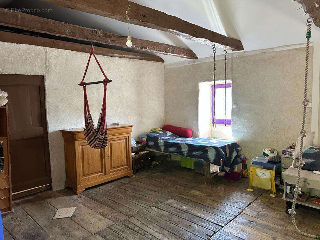 Authentique maison de hameau avec dépendances et vue dégagée - photo 12