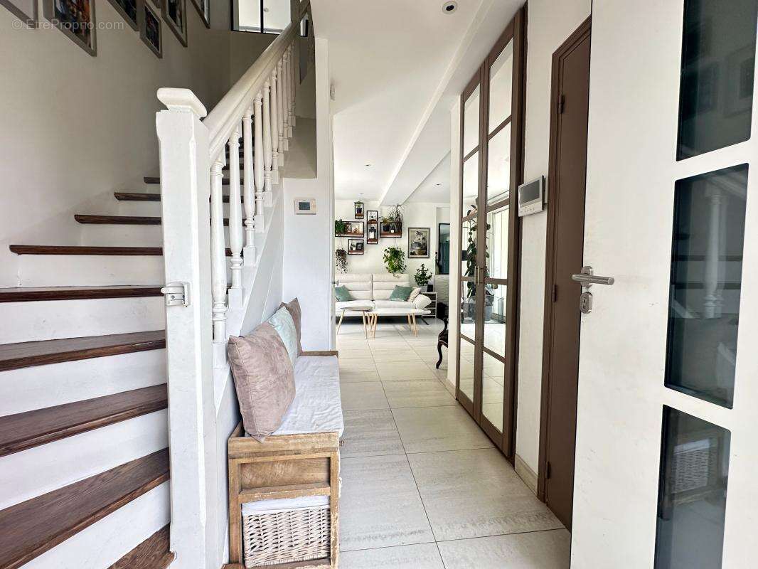 Maison à SAINT-MAUR-DES-FOSSES