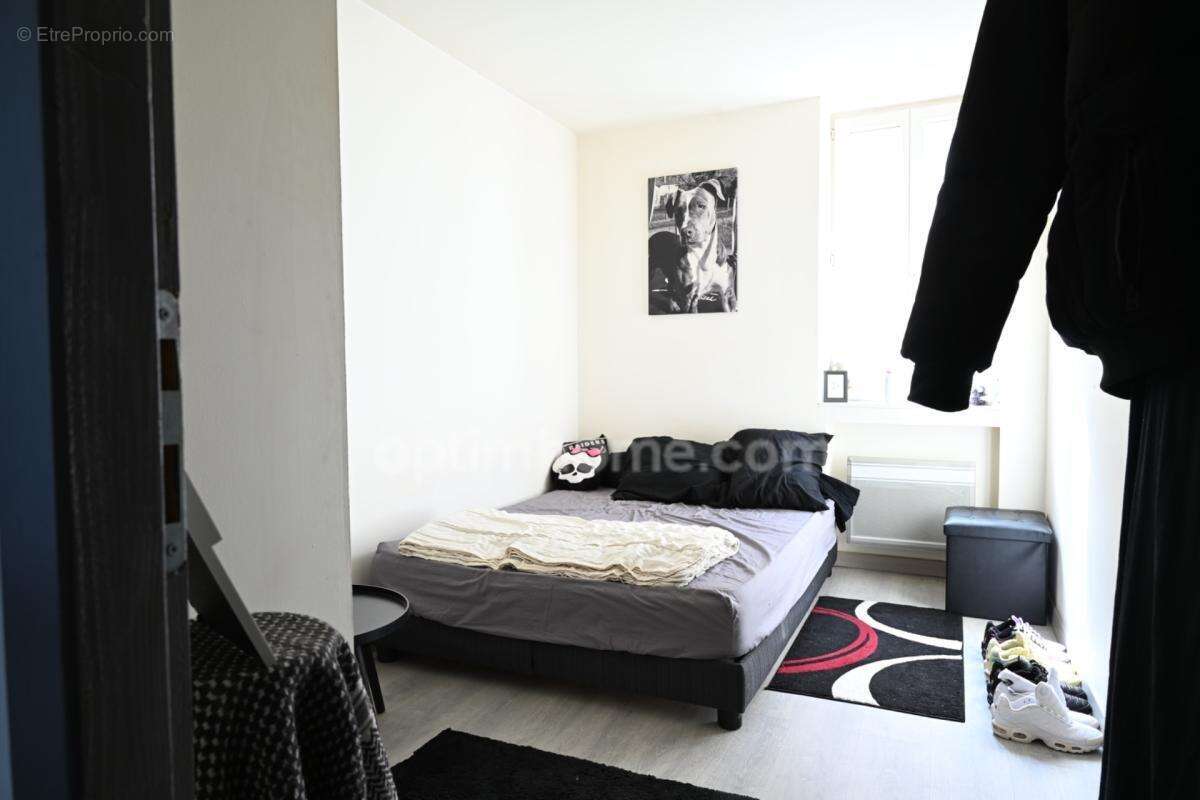 Maison en pierre avec deux logements, terrasse panoramique et potentiel exceptionnel à DOUZILLAC (24) - photo 5