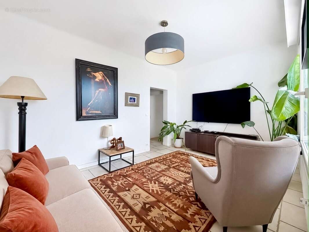 Propriété 7 pièces d'exception 380m2 avec terrain à construire 1000M2 sur les hauteurs de Collonges-sous-Salève – Calme, Vue Jur - photo 11
