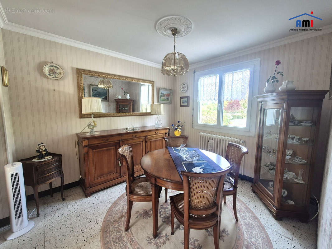 Maison à MOUTIERS-AU-PERCHE