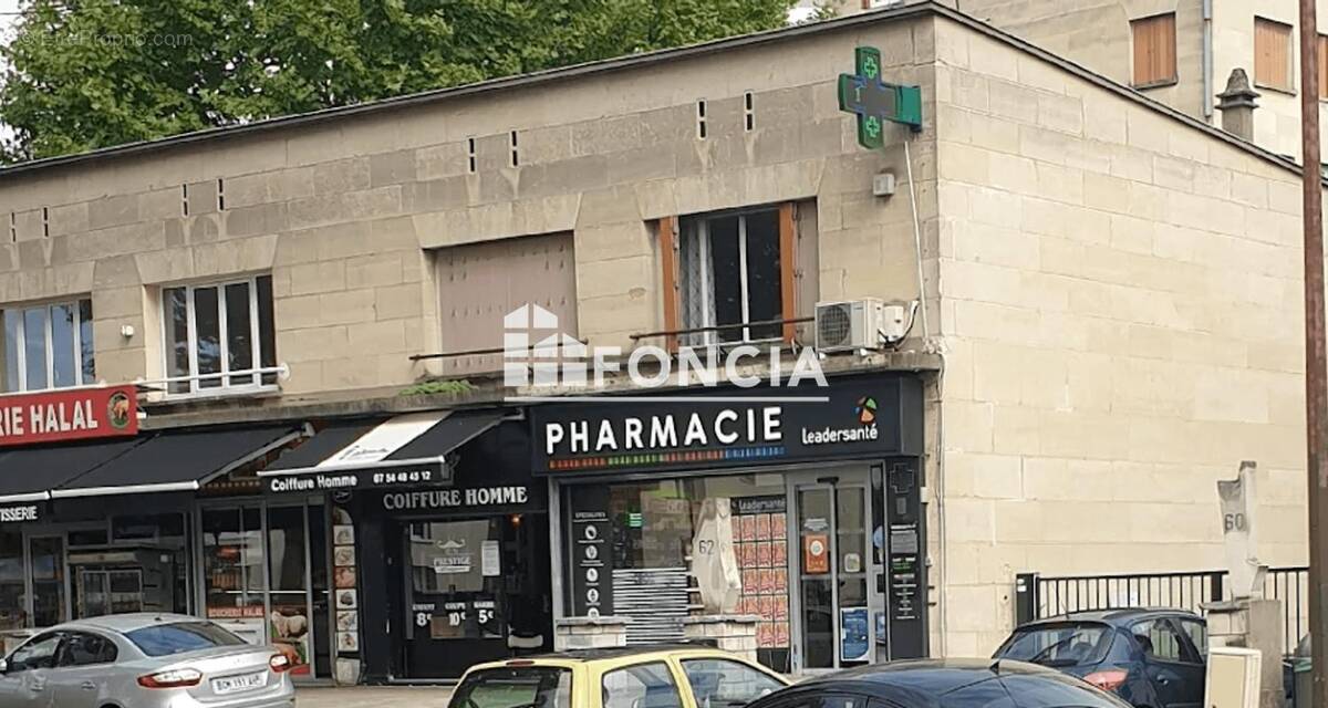 Commerce à VILLETANEUSE