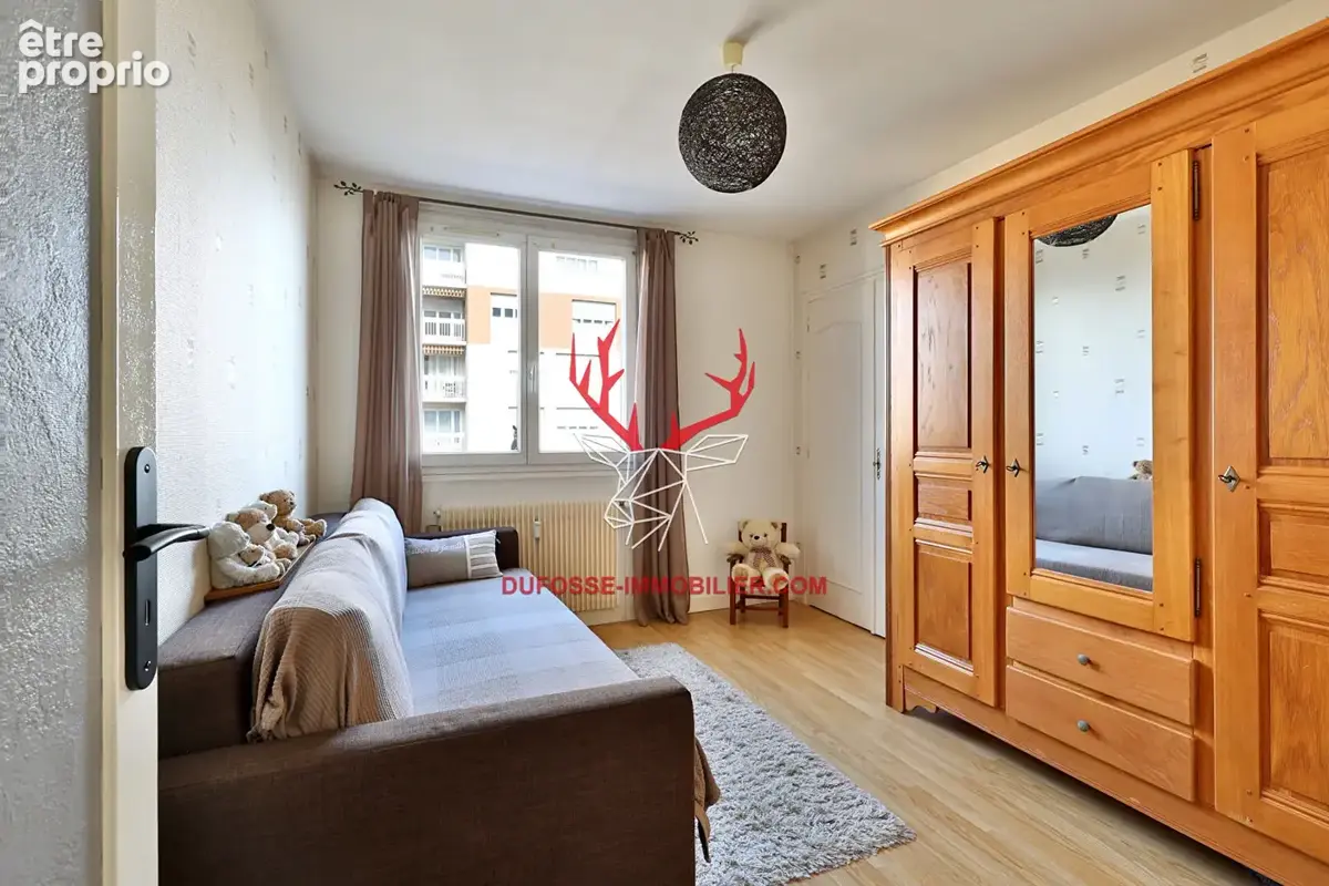 BRON : EXCLUSIVITÉ : Appartement T4 76 m² dernier étage avec balcon, - photo 5