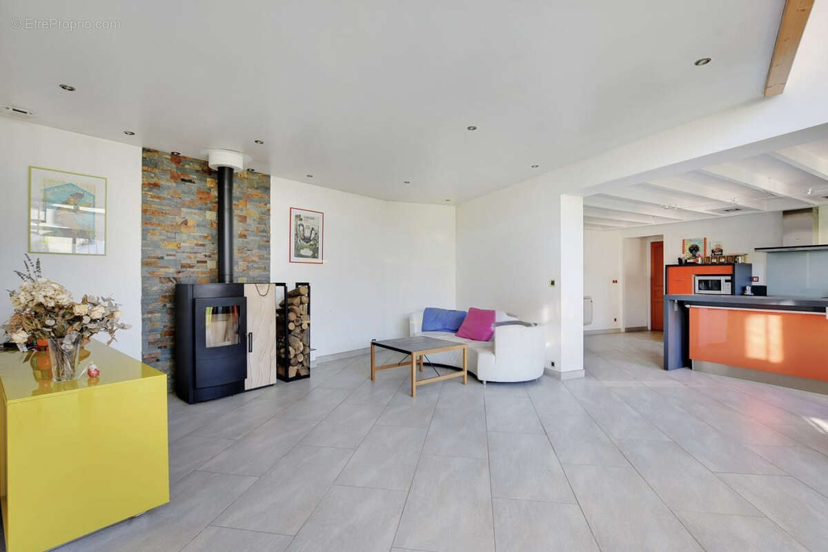 Maison à VIGNEUX-SUR-SEINE