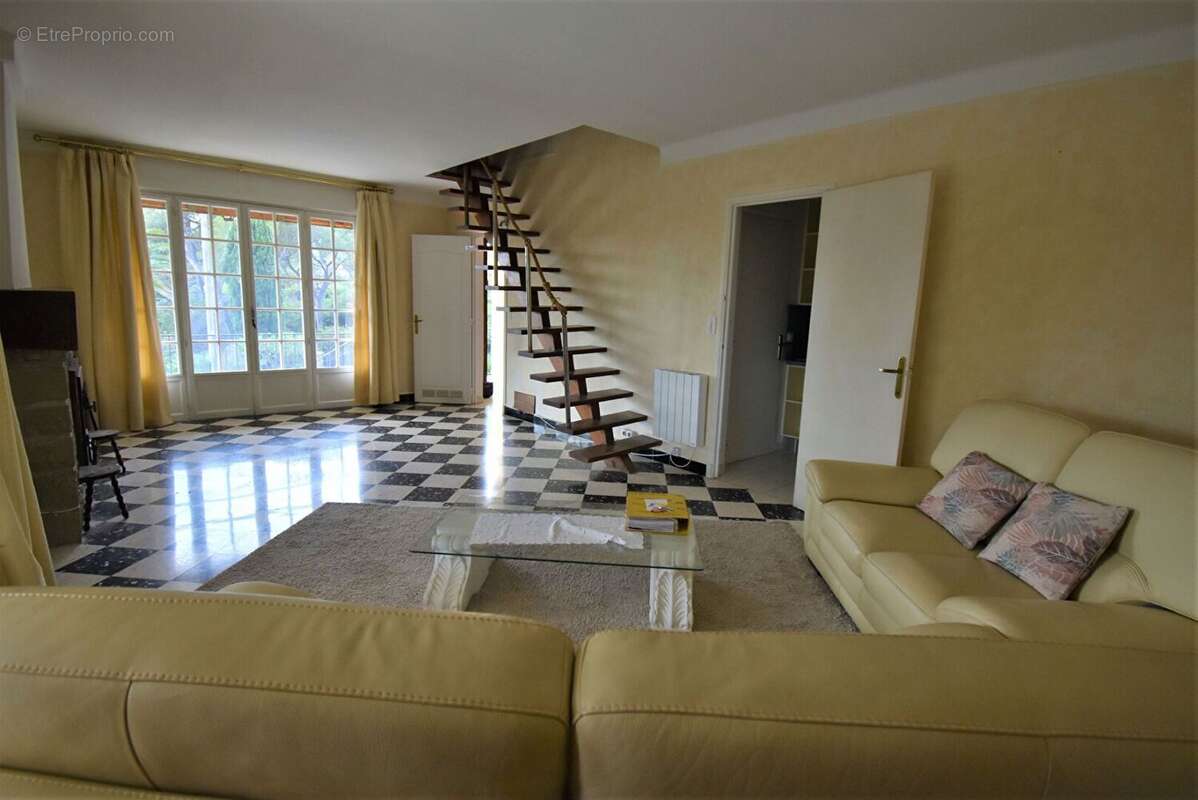 Maison à SAINT-RAPHAEL