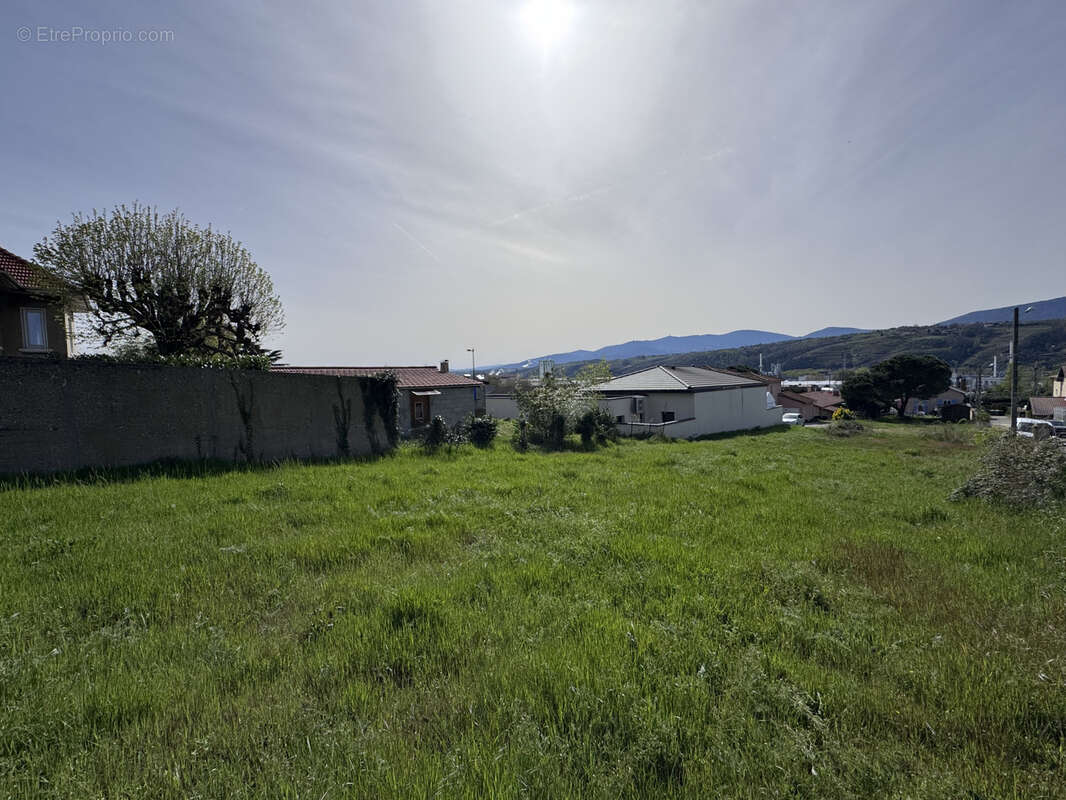 Terrain à SAINT-CLAIR-DU-RHONE