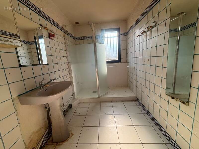 Maison à rénover à vendre 3 pièces LA CRAU (83). LOTISSEMENT LES ARQUETS - photo 10
