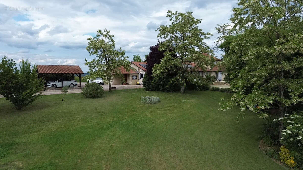 Maison à MIRANDE
