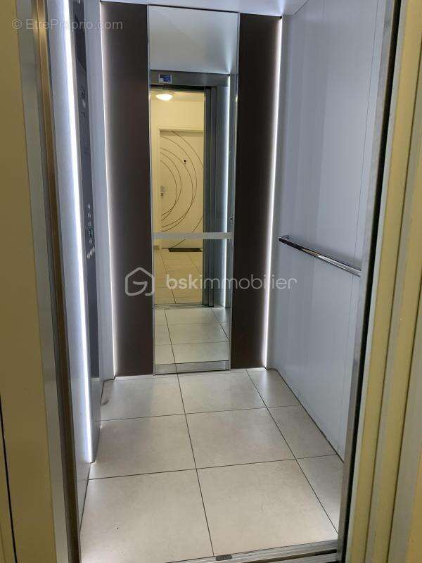 Appartement à SAINTE-GENEVIEVE-DES-BOIS