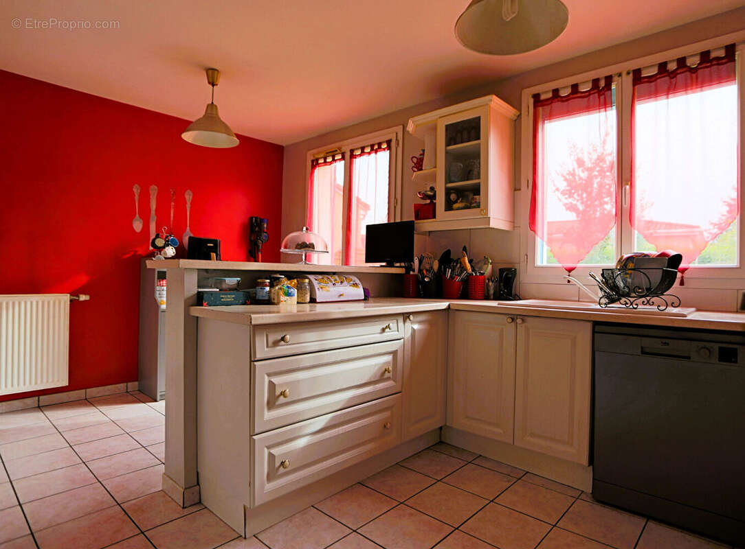 Maison à SAINT-BEAUZIRE