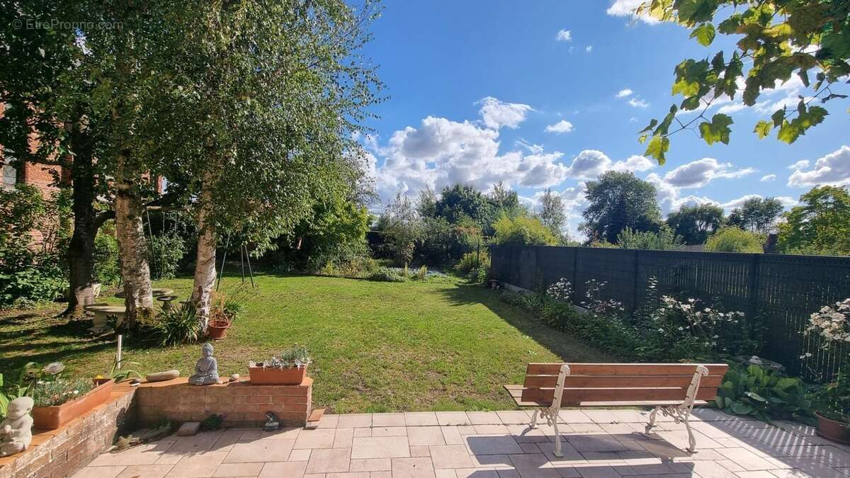 Maison bourgeoise de caractère  sur 3 niveaux–7 chambres – 2 salles d'eau,2 WC  Idéale pour une grande famille ou un investisseu - photo 24