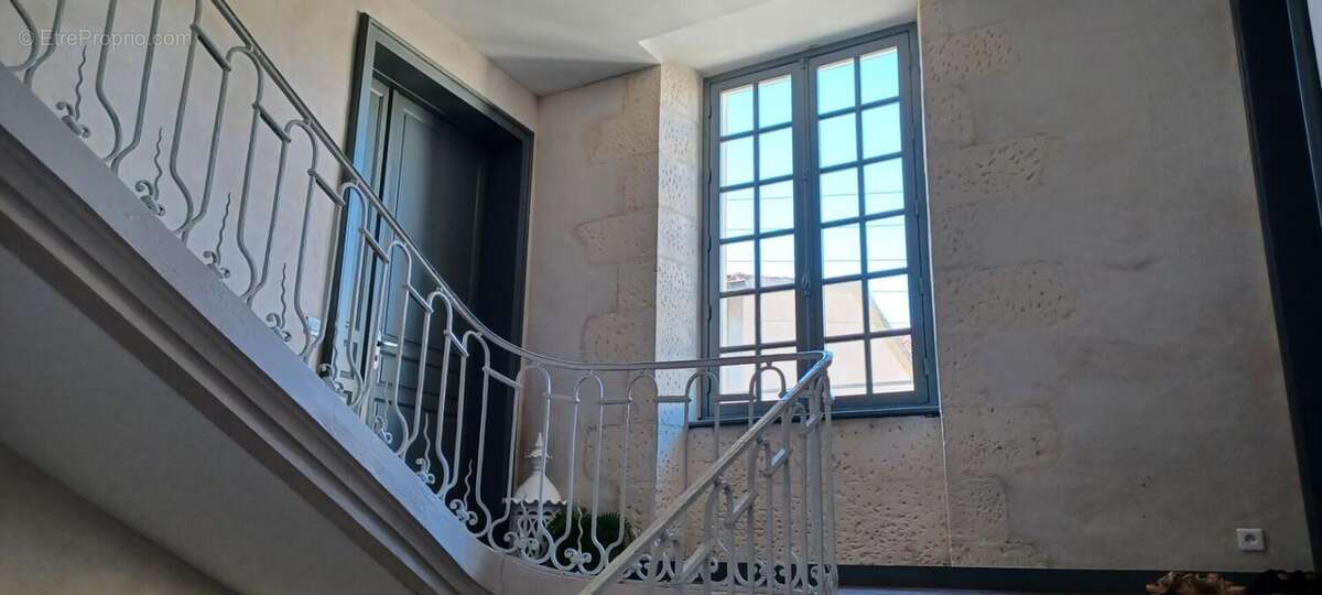 Beau T3 dans immeuble de caractère hyper centre - photo 4