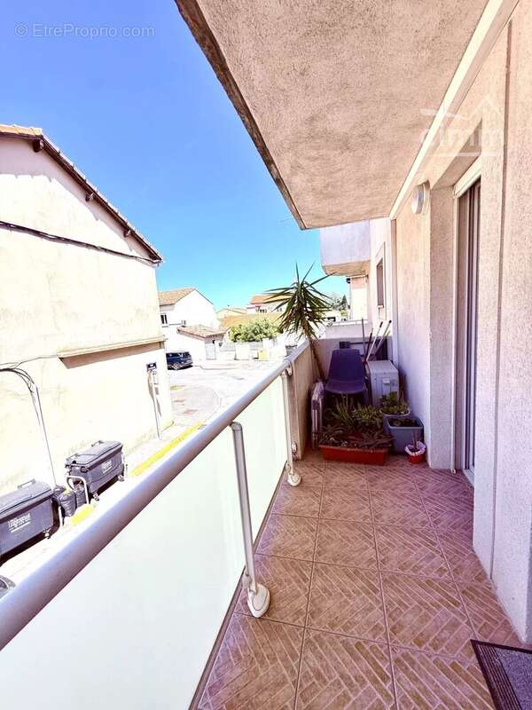 Appartement à PORT-SAINT-LOUIS-DU-RHONE