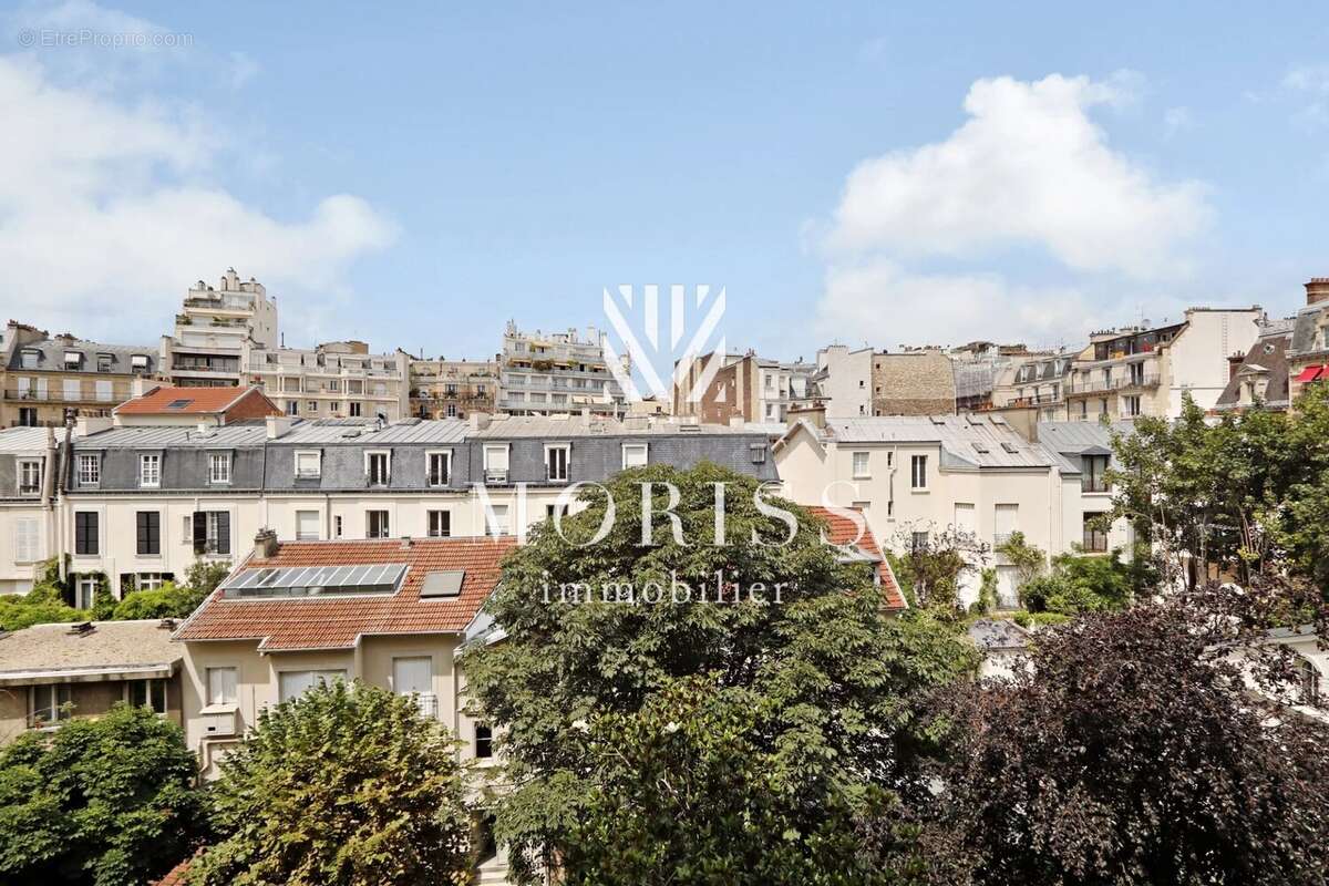 Appartement à PARIS-16E