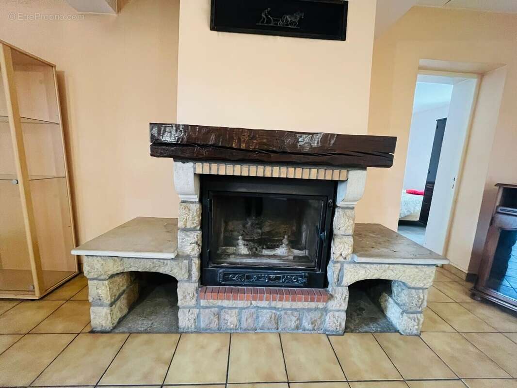 Maison à CRUZILLES-LES-MEPILLAT