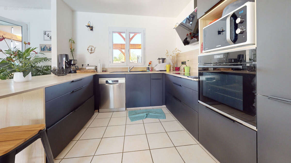 Maison Ambronay 6 pièce(s) 123.70 m2 - photo 9