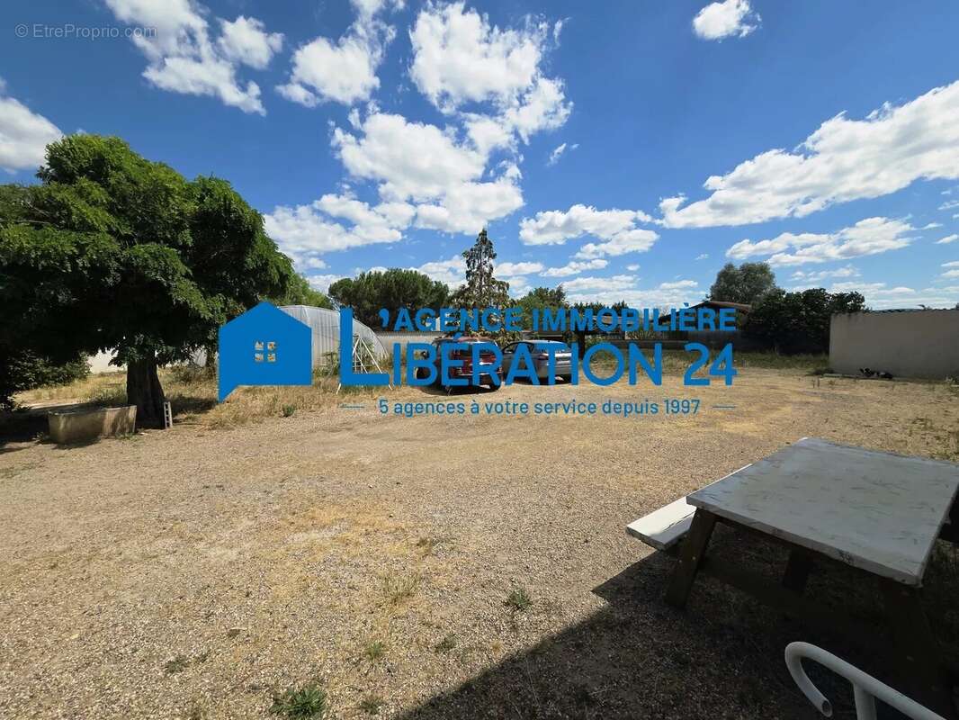 maison de 157 m² avec dépendances - photo 6