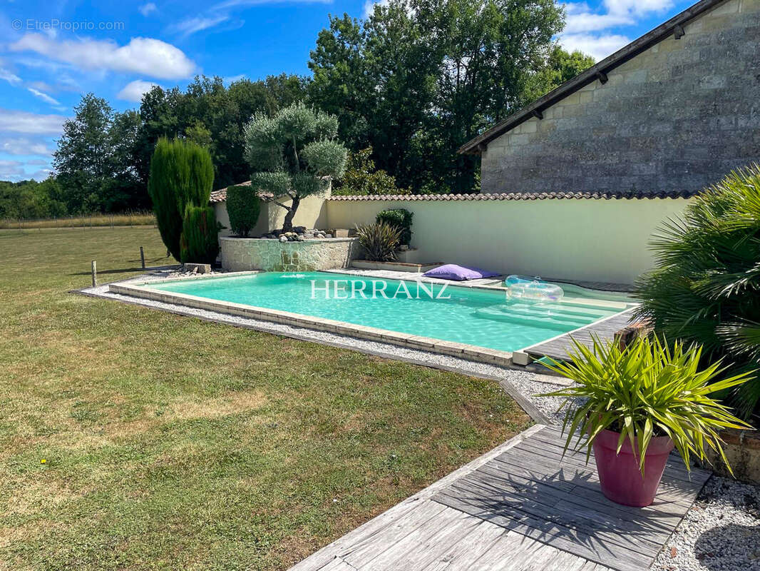 Maison à BONZAC