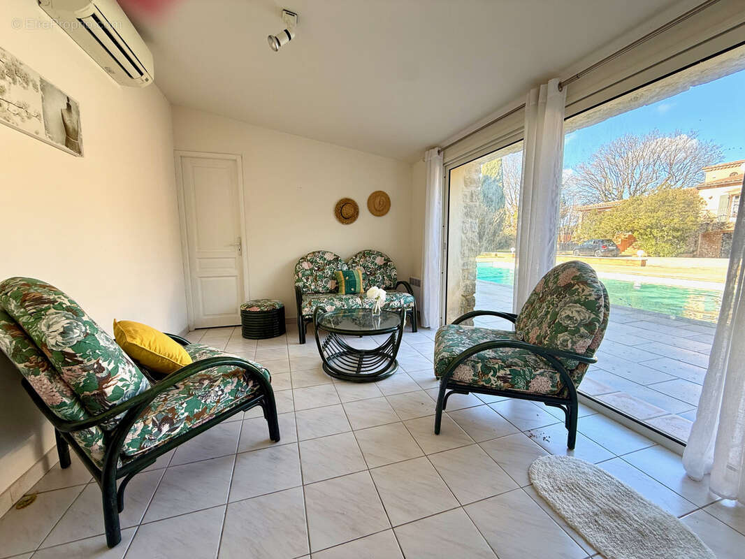 Maison à SUZE-LA-ROUSSE