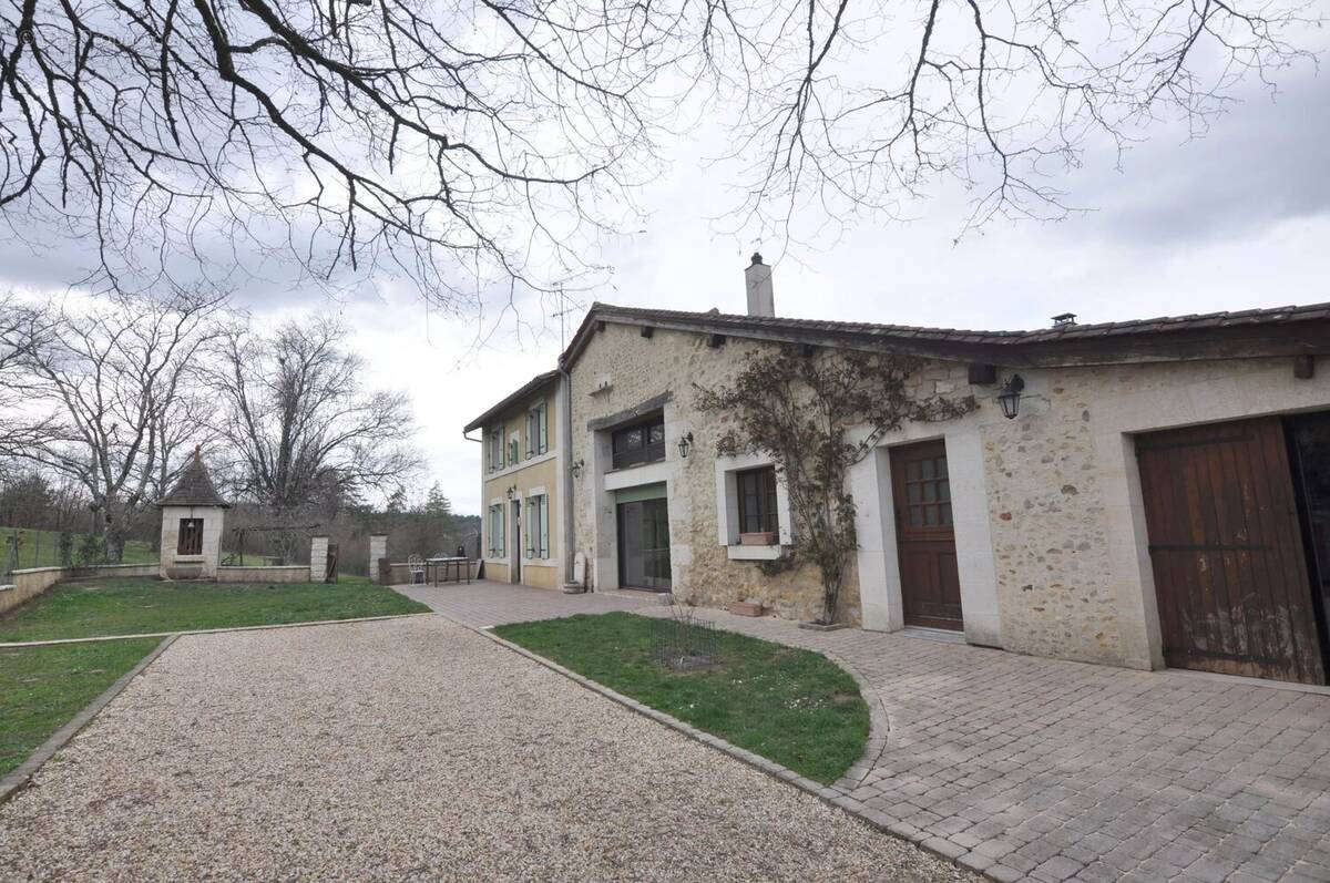 Maison à AUBETERRE-SUR-DRONNE